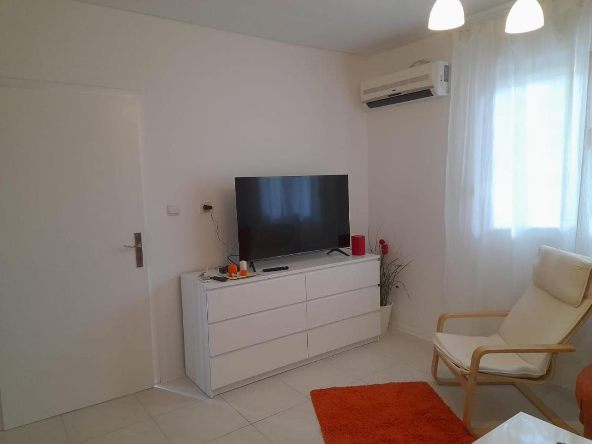 Apartmani Hermes 亚德里亚 外观 照片