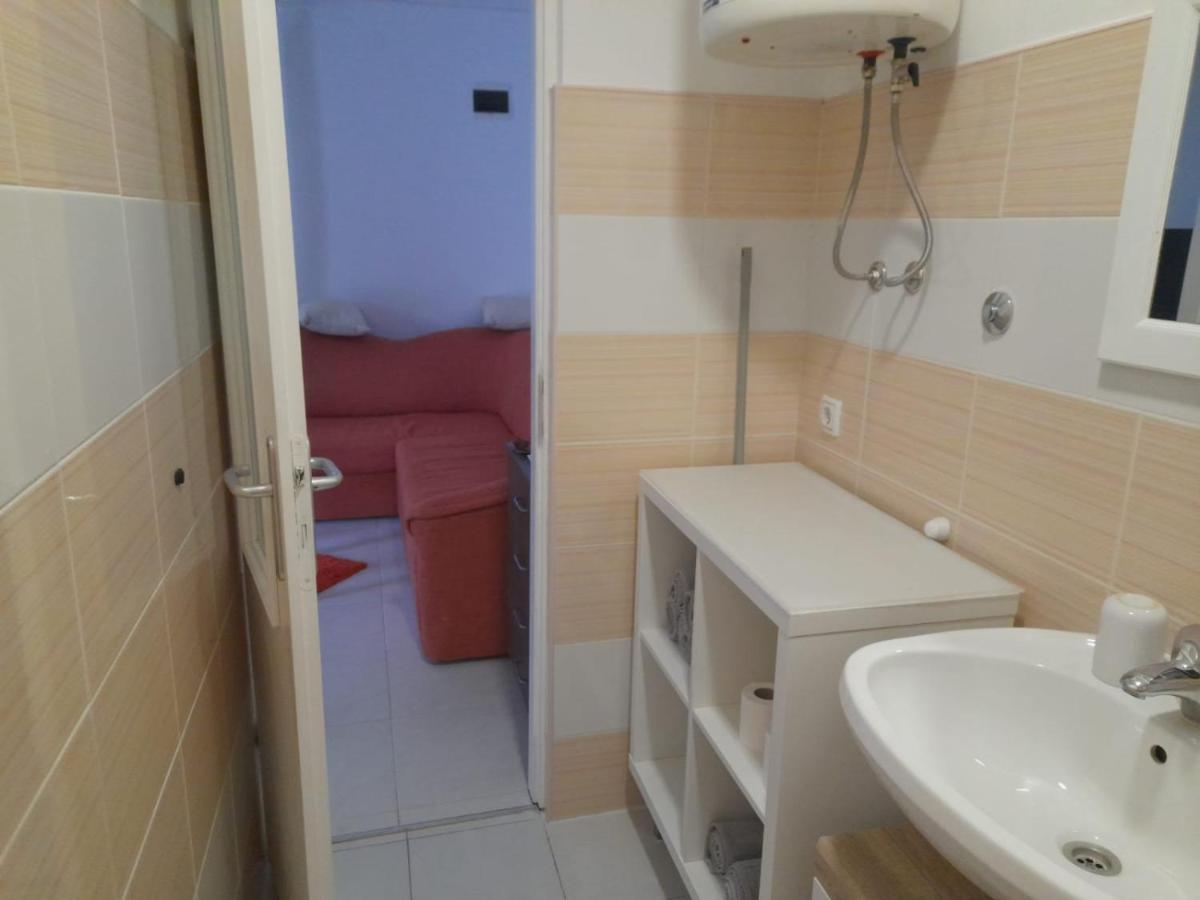 Apartmani Hermes 亚德里亚 外观 照片