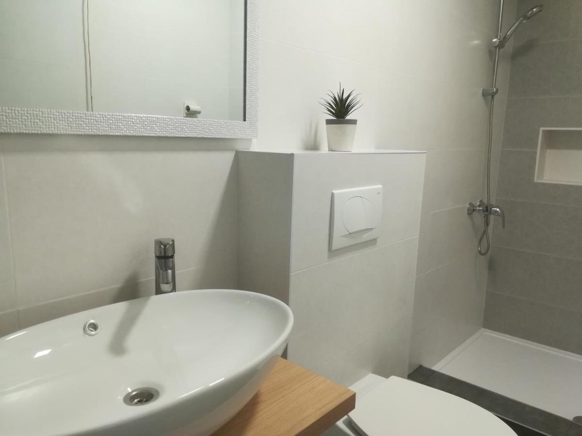 Apartmani Hermes 亚德里亚 外观 照片