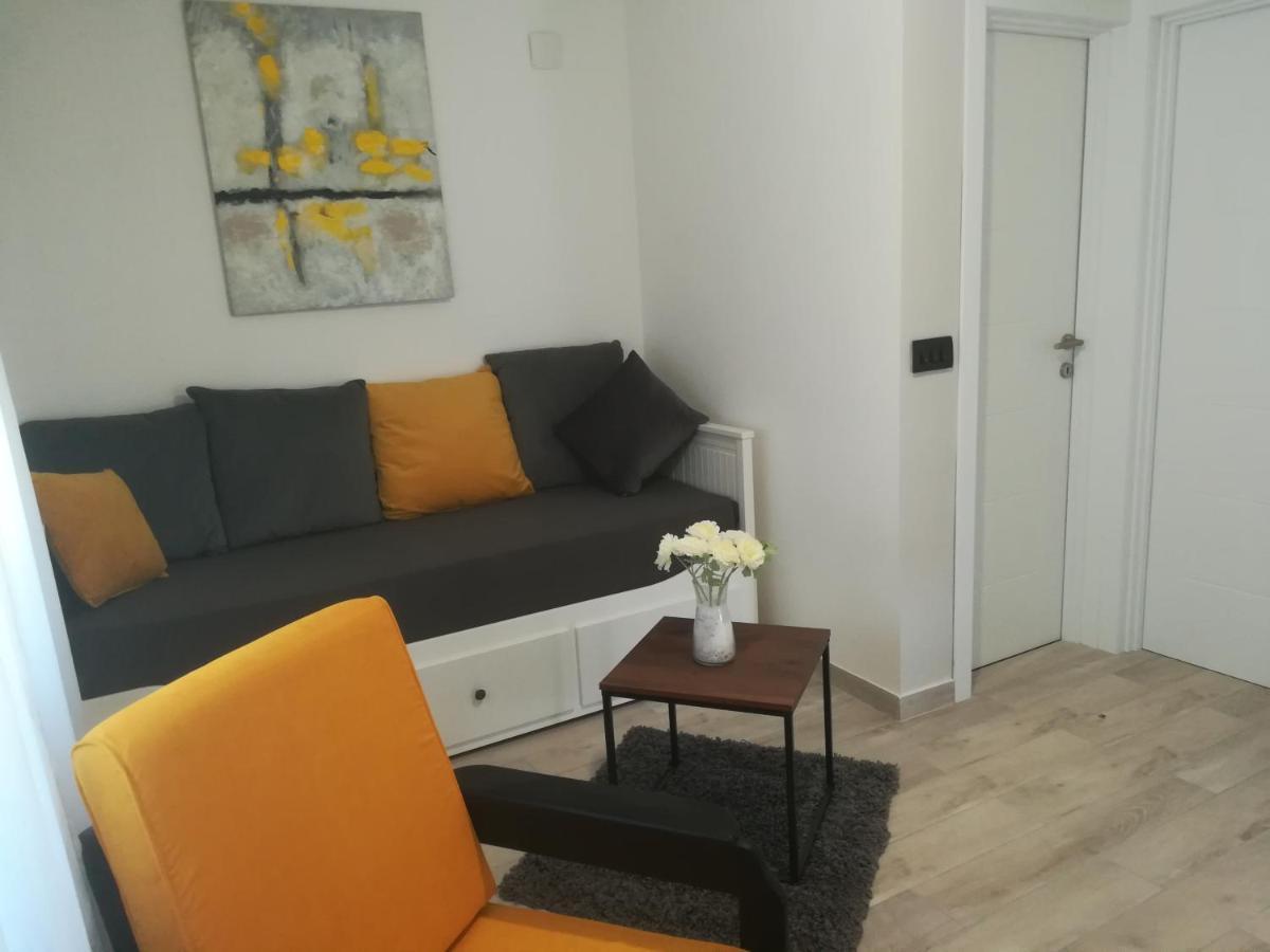 Apartmani Hermes 亚德里亚 外观 照片