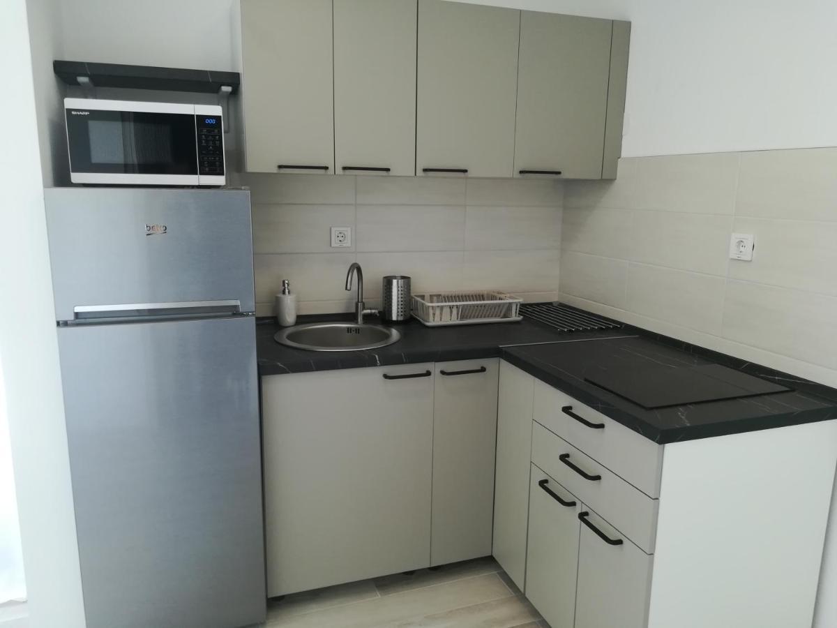 Apartmani Hermes 亚德里亚 外观 照片
