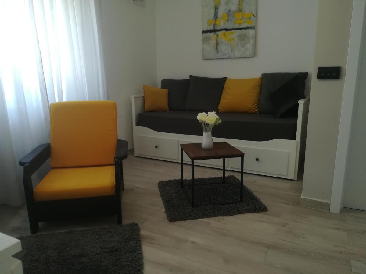Apartmani Hermes 亚德里亚 外观 照片