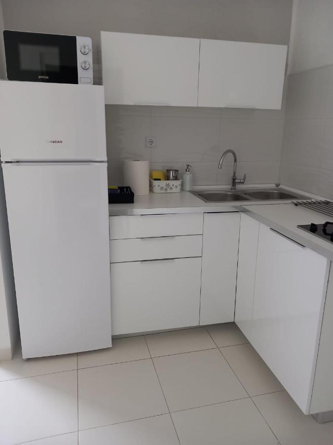 Apartmani Hermes 亚德里亚 外观 照片