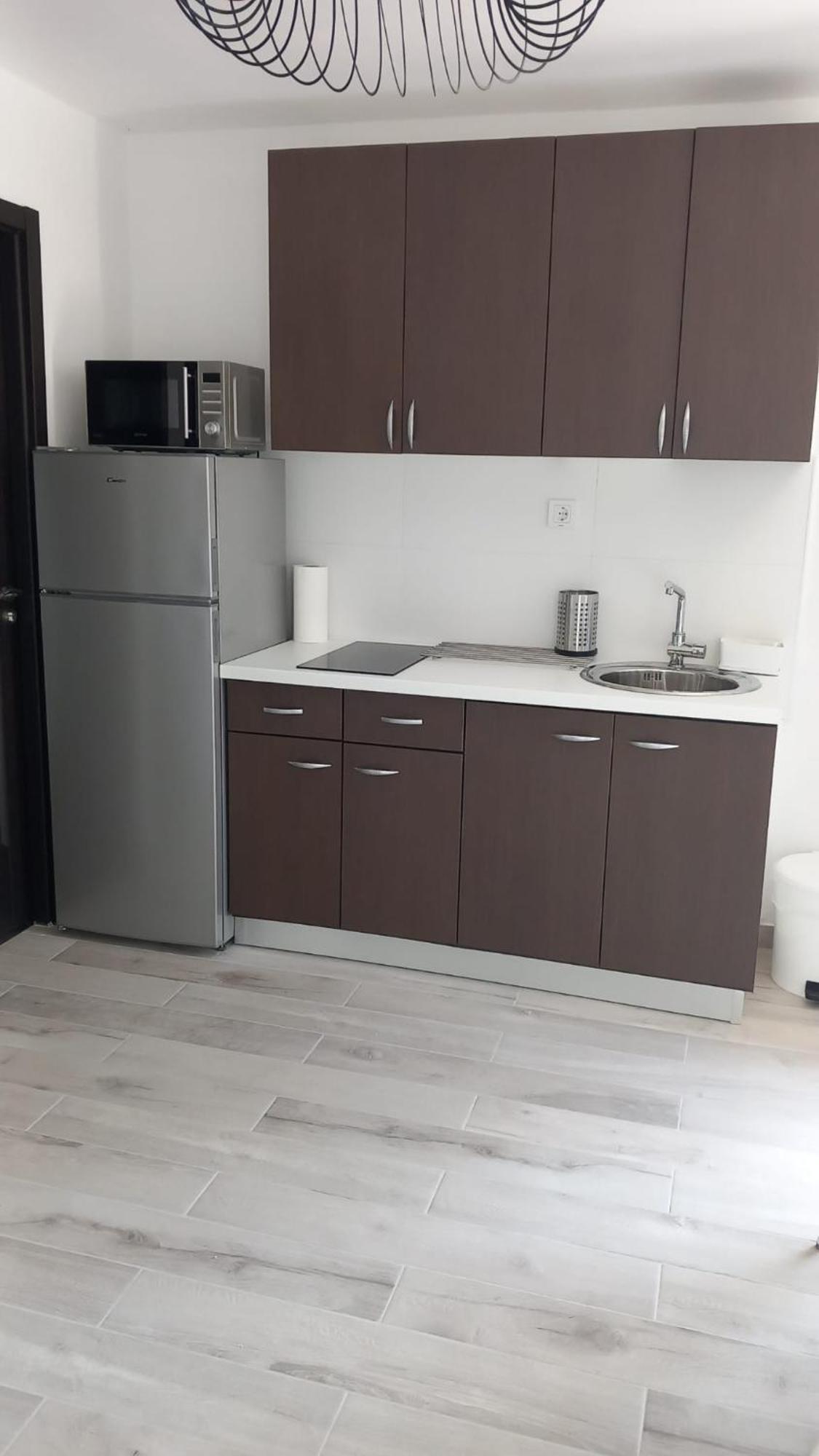 Apartmani Hermes 亚德里亚 外观 照片