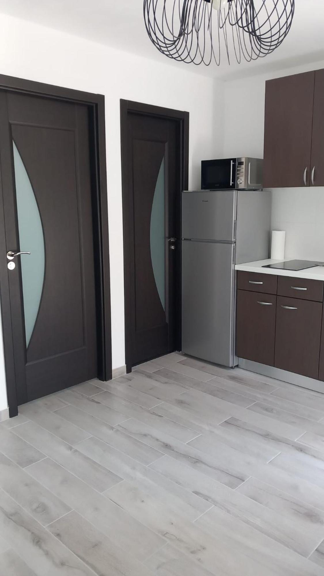 Apartmani Hermes 亚德里亚 外观 照片